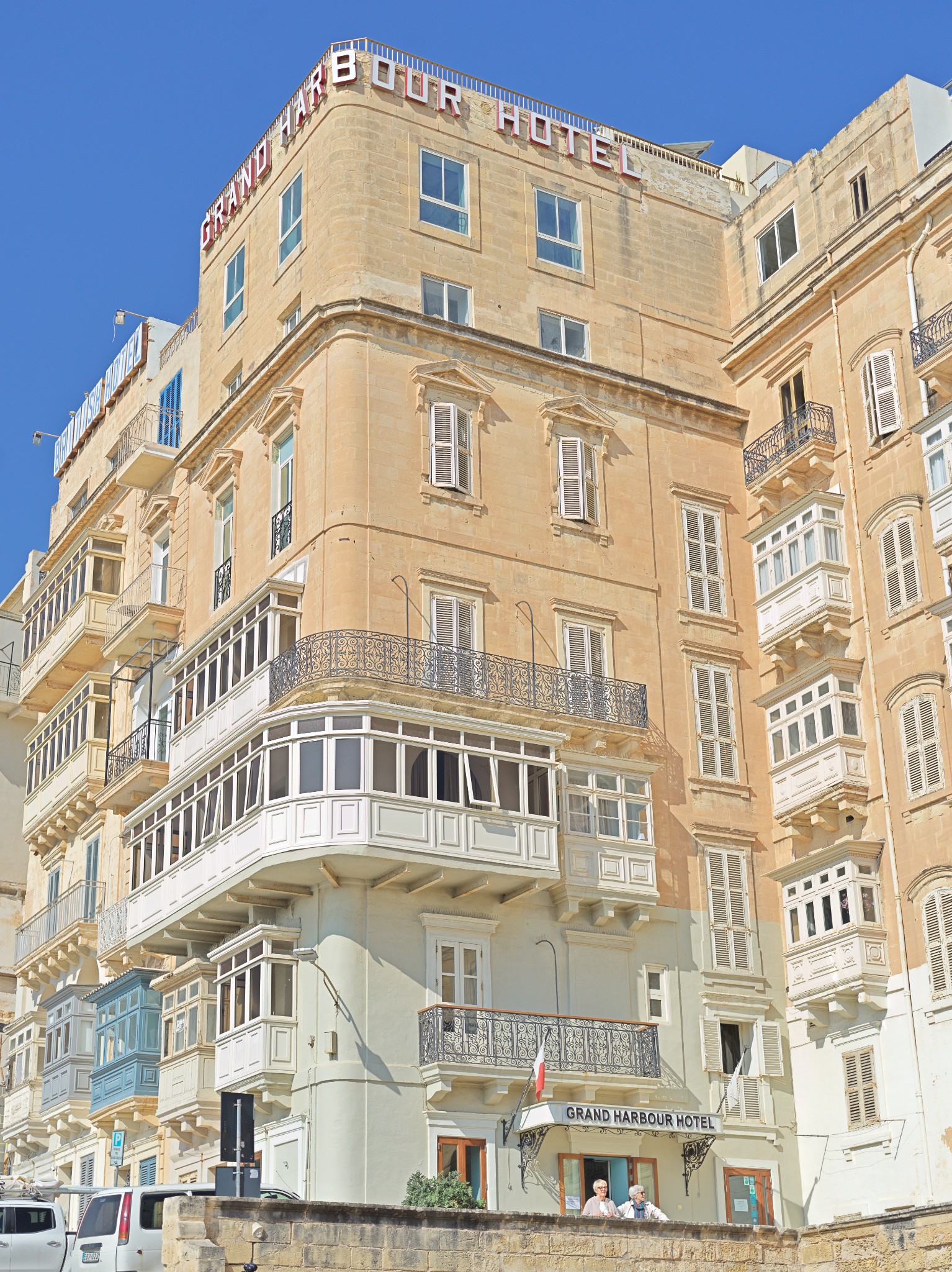 54 grand harbour hotel