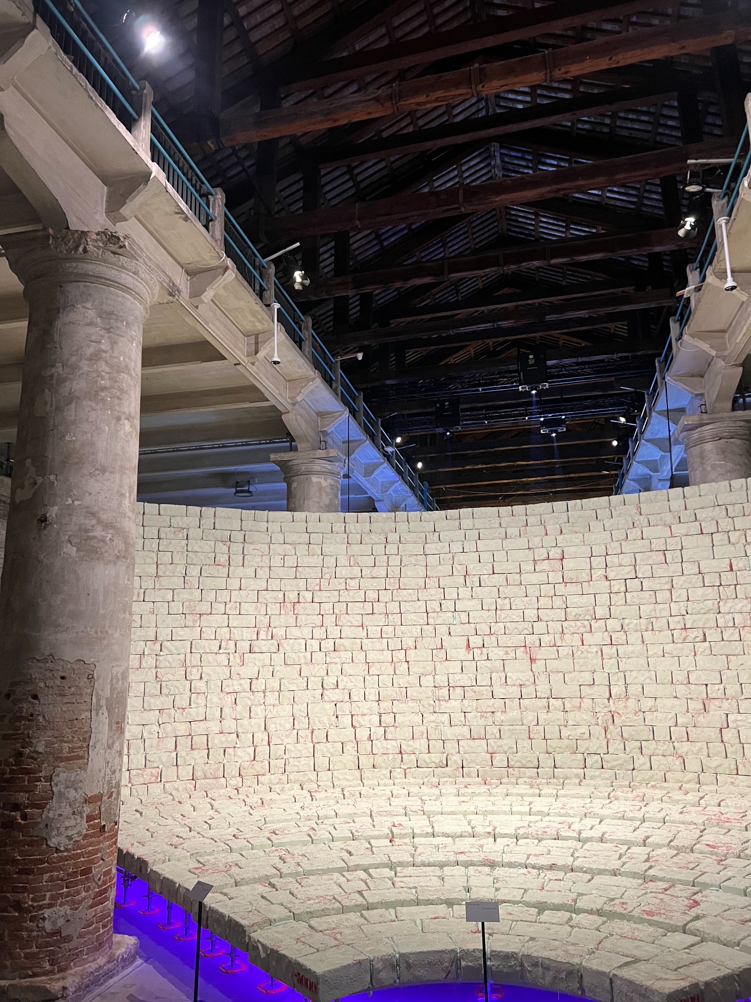 Arsenale exhibit halles only 03