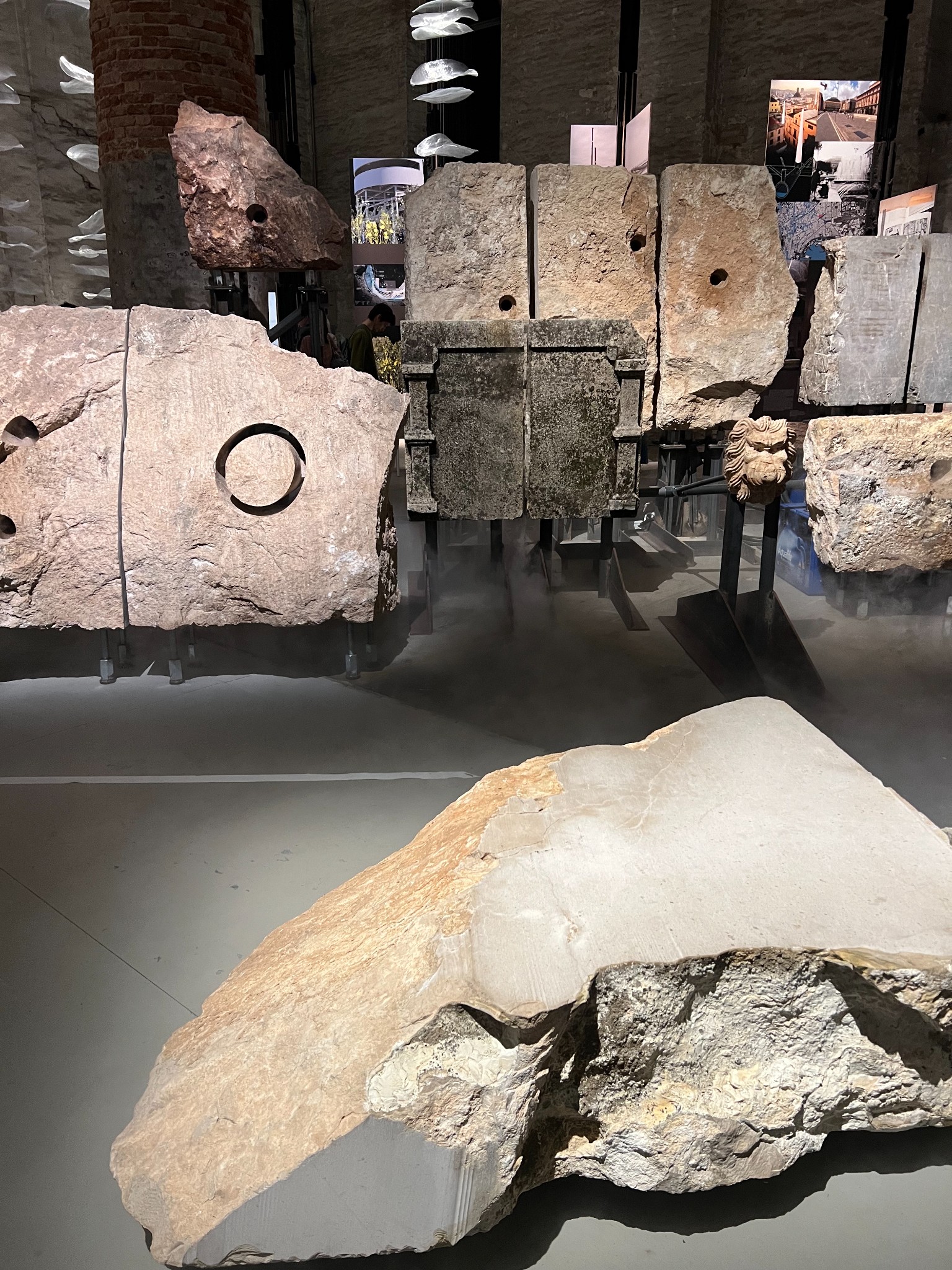 Arsenale exhibit halles only 07