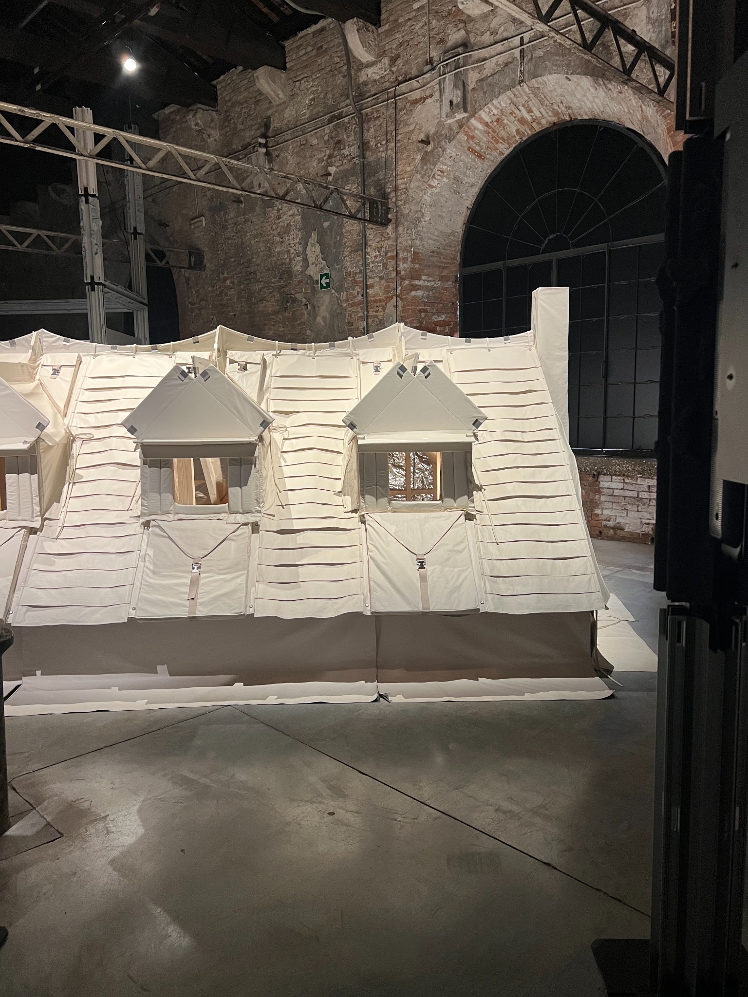 Arsenale exhibit halles only 38