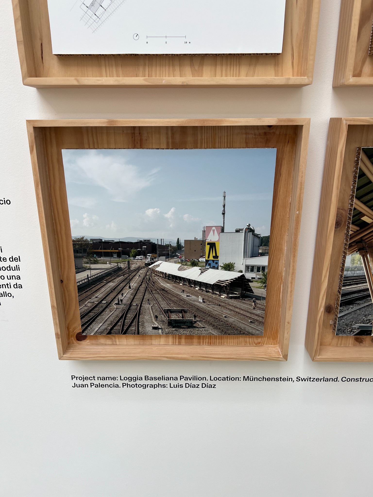 Espana wood project on tracks photo from location